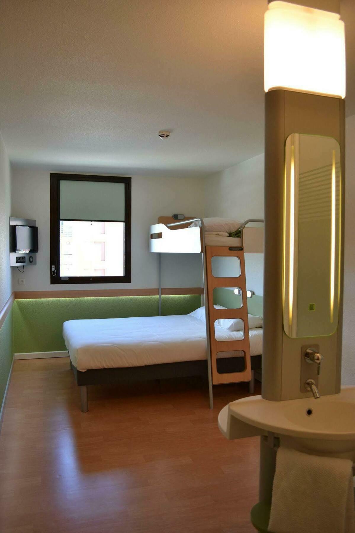 Ibis Budget Sucy En Brie Eksteriør bilde